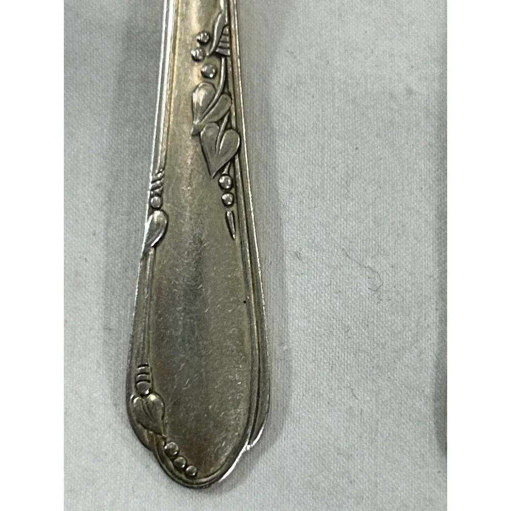 Wm A Rogers Oneida Meadowbrook Heather A1 Plus 4 Teaspoons Silverplate VTG